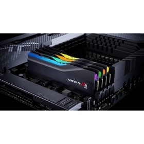 Модуль памяти для компьютера DDR5 32GB (2x16GB) 7200 MHz Trident Z5 RGB
